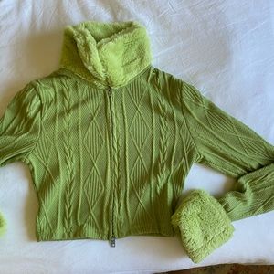 Furry cuff and collar zip up cable knit sweater top - green